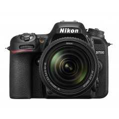 Nikon D7500 Appareils photos numériques + AF-S DX NIKKOR 18-140 VR Kit ( 4K Ultra HD, Écran tactile, Noir)