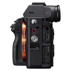 Appareil photo Sony Alpha 7R III hybride plein format 42.4 MP - Ecran 3" Viseur OLED - Vidéo 4K (boîtier nu)
