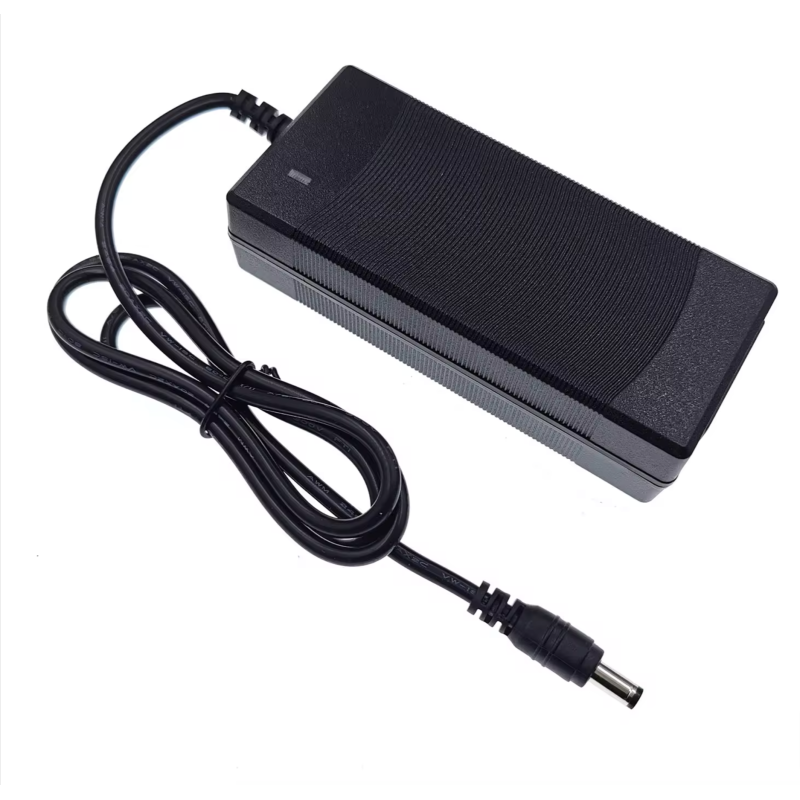 Chargeur de Scooter électrique 42V 2A pour GOTRAX GXL V2, G2, G3, G4, Apex, Glider, XR Elite, XR Ultra 36V batterie Lithium-ion Chargeur de Scooter électrique 42V 2A pour GOTRAX GXL V2, G2, G3, G4, Apex, Glider, XR Elite, XR Ultra 36V batterie Lithium-ion