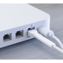 Routeur Filaire Ubiquiti Cloud Gateway Ultra avec 4 ports LAN 10/100/1000 Mbps + 1 port WAN 2.5 Gbps