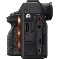 Appareil photo hybride Sony a7 IV avec objectif 28-70 mm f/3,5-5,6