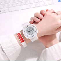 Montre électronique de sport étanche pour homme