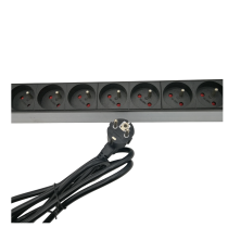 Multiprise rackable PDU 1.8 V/16A, 8 prises courant Francais, haute qualité rack 19" Noir