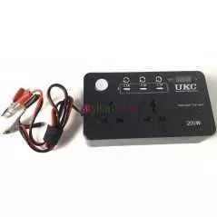 Convertisseur UKC auto onduleur 12V-220V 200W avec écran (3 USB, 2 prises, 3 ports 5.5x2.5)
