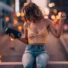 Enceinte Bluetooth portable LG XBOOM Go PL7 - Éclairage LED et batterie jusqu'à 24 heures