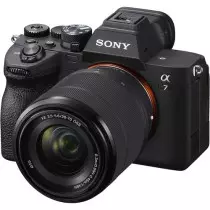 Appareil photo hybride Sony a7 IV avec objectif 28-70 mm f/3,5-5,6