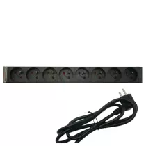 Multiprise rackable PDU 1.8 V/16A, 8 prises courant Francais, haute qualité rack 19" Noir